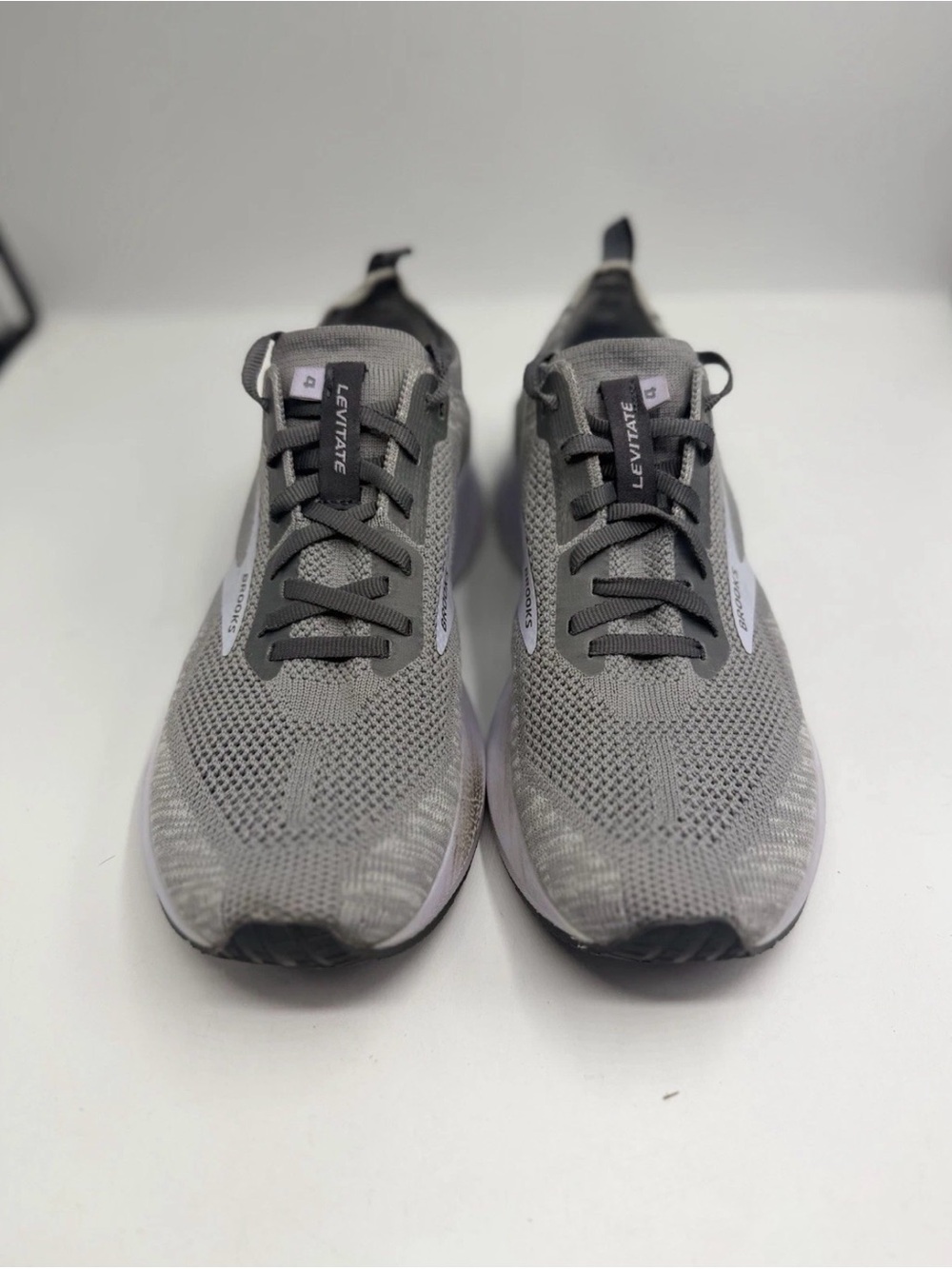 Brooks Levitate 4 Trainers Womens Size 8B Grey Comfort Walking Gym Running Shoes